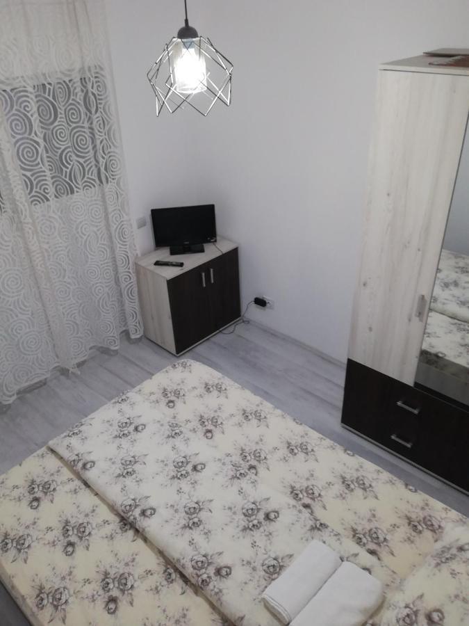 Apartament Brezoi Apartment Ngoại thất bức ảnh