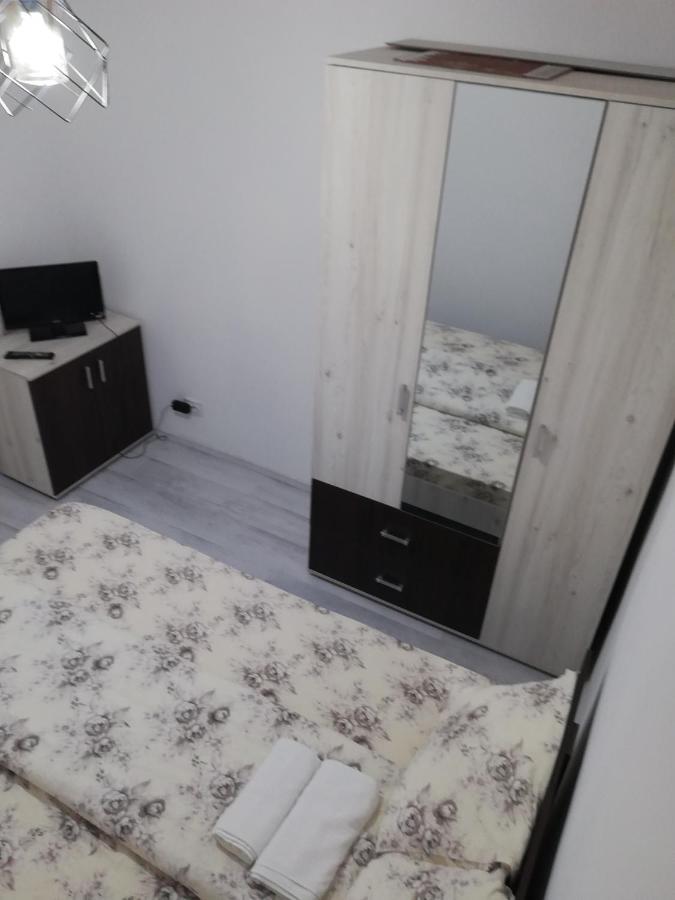 Apartament Brezoi Apartment Ngoại thất bức ảnh