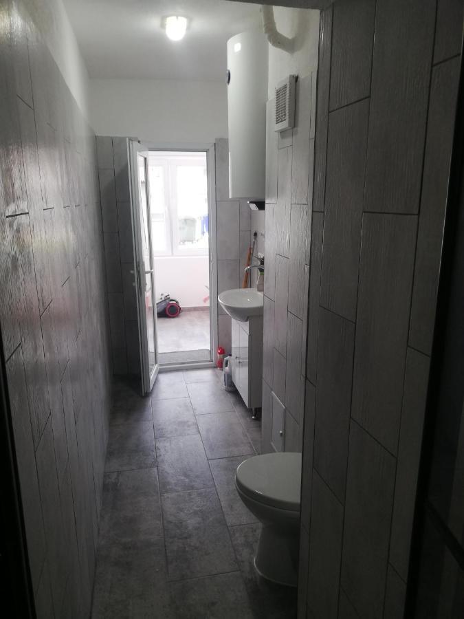 Apartament Brezoi Apartment Ngoại thất bức ảnh